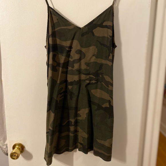 Aritzia TNA Yirrell Dress Large - Picture 3 of 6